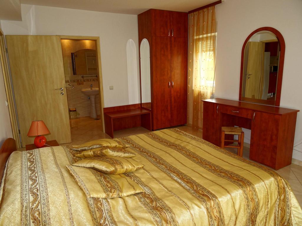 Club Onix Apartments Neptun Room photo
